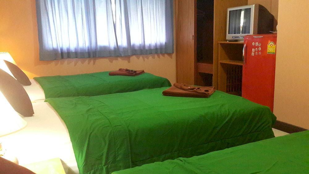 Silla Patong Hostel Dış mekan fotoğraf