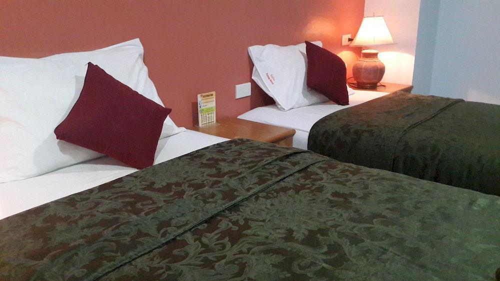 Silla Patong Hostel Dış mekan fotoğraf