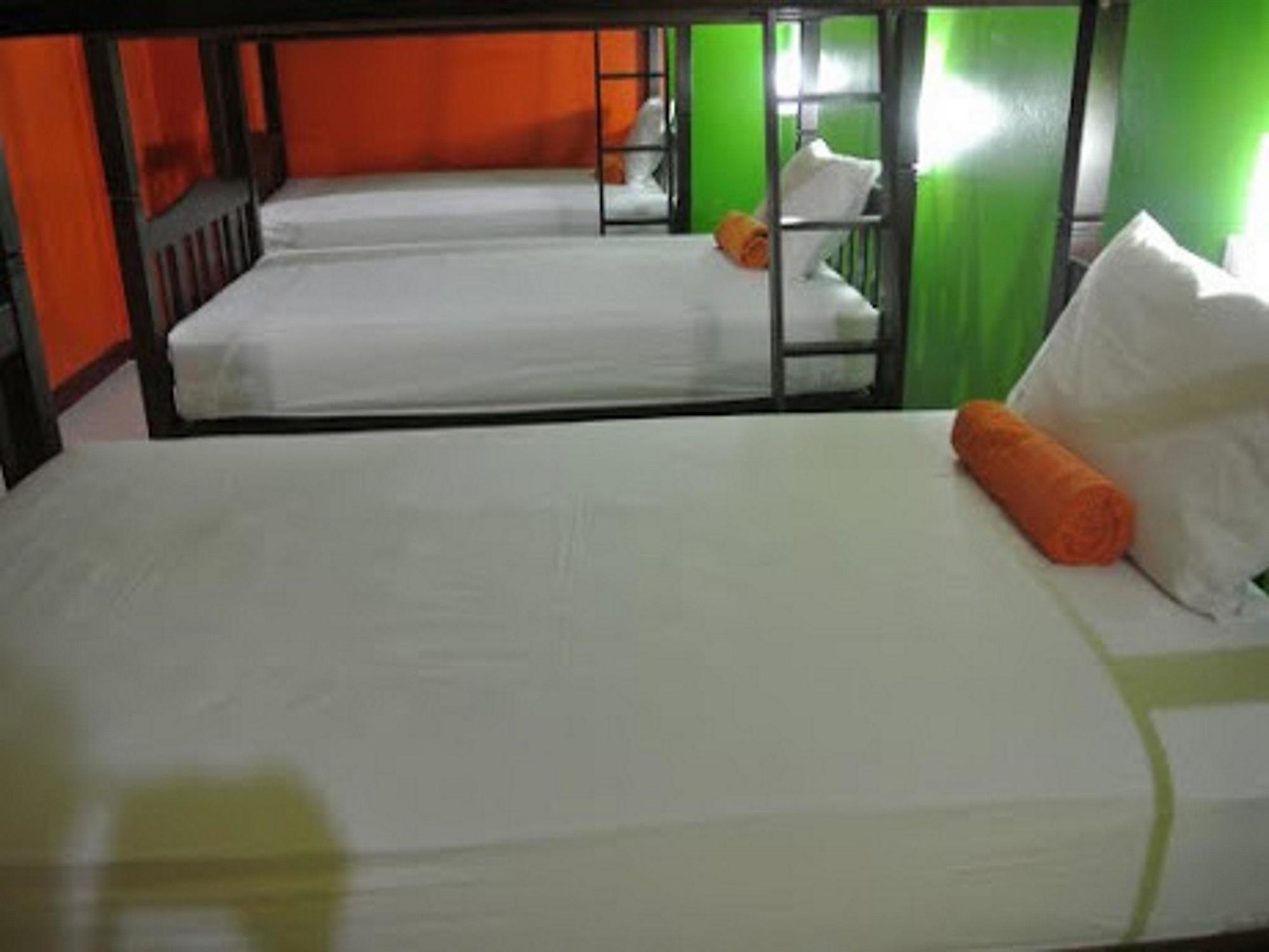Silla Patong Hostel Dış mekan fotoğraf