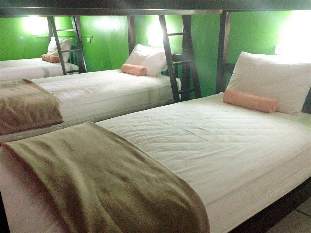 Silla Patong Hostel Dış mekan fotoğraf