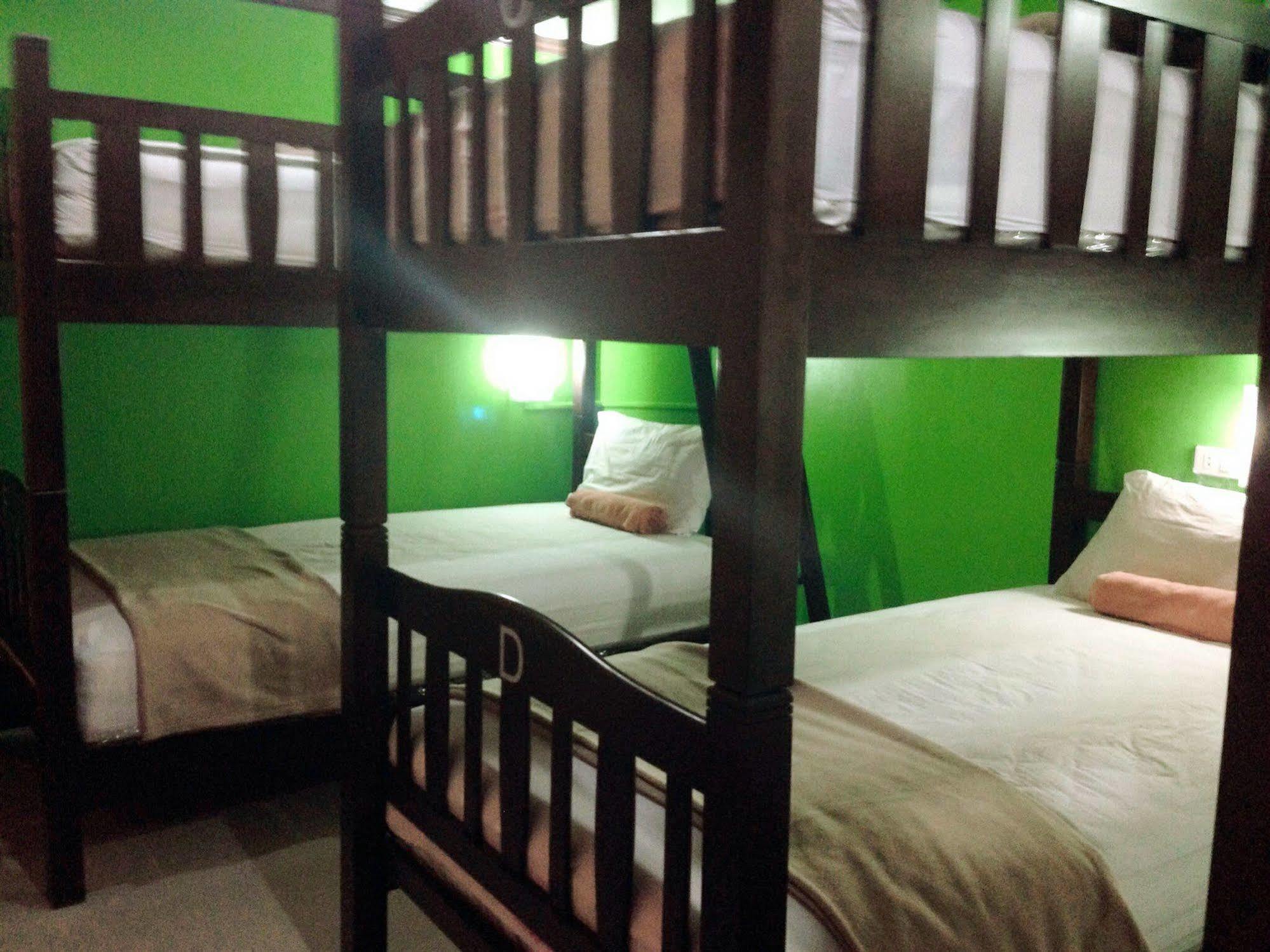 Silla Patong Hostel Dış mekan fotoğraf