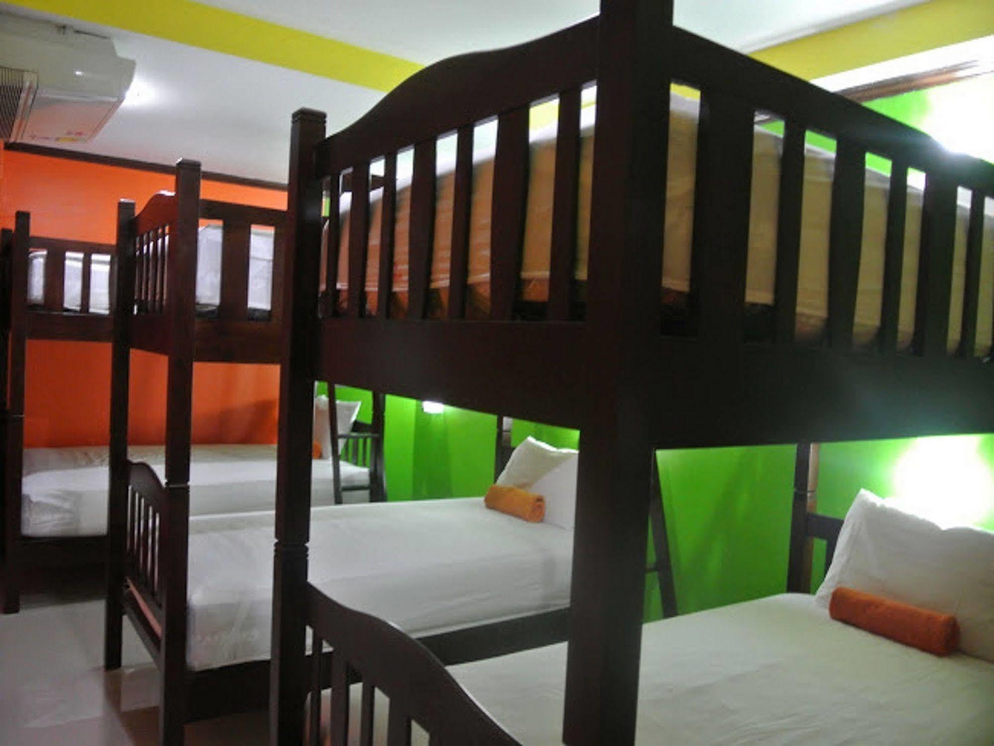 Silla Patong Hostel Dış mekan fotoğraf