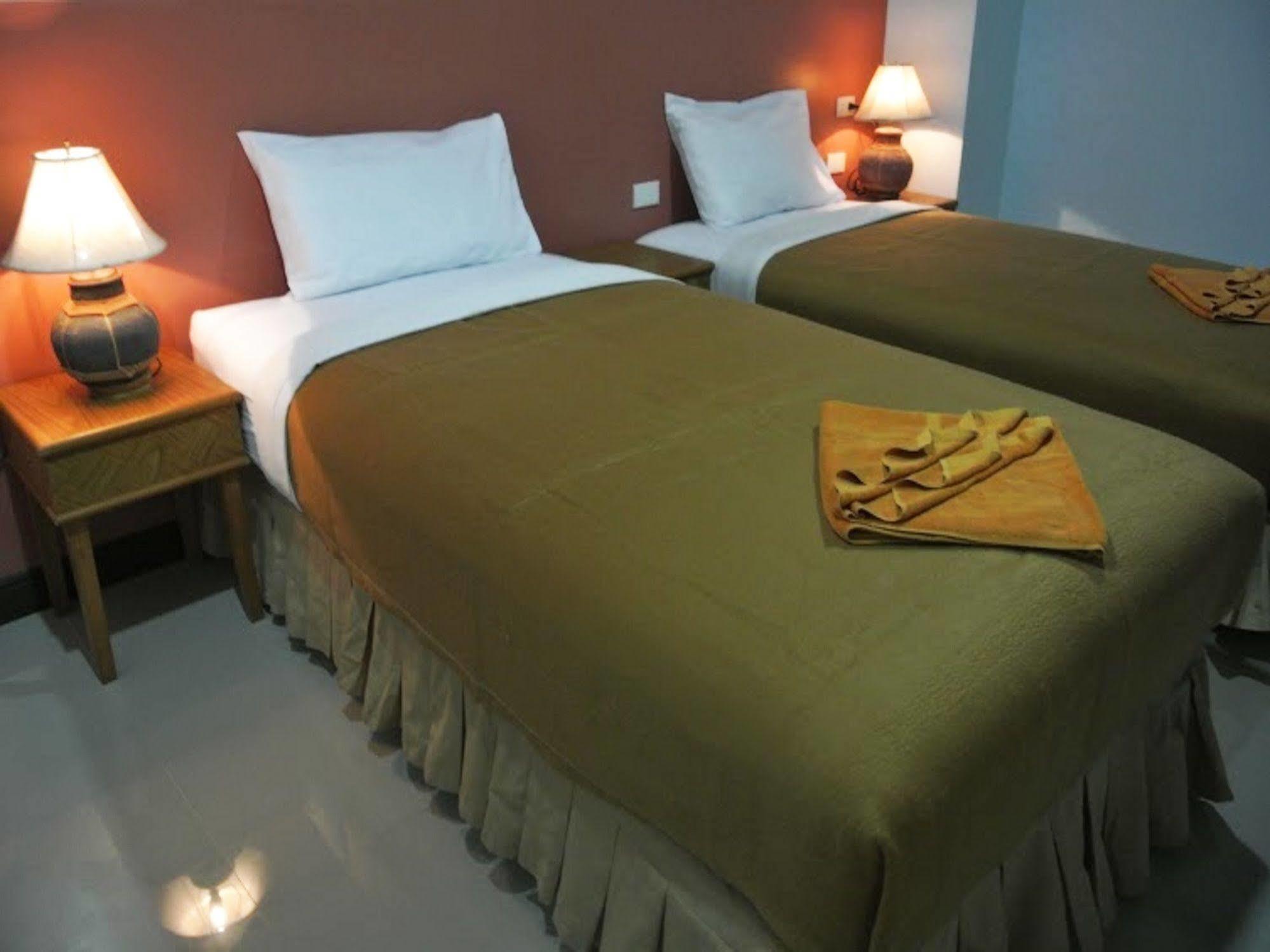 Silla Patong Hostel Dış mekan fotoğraf