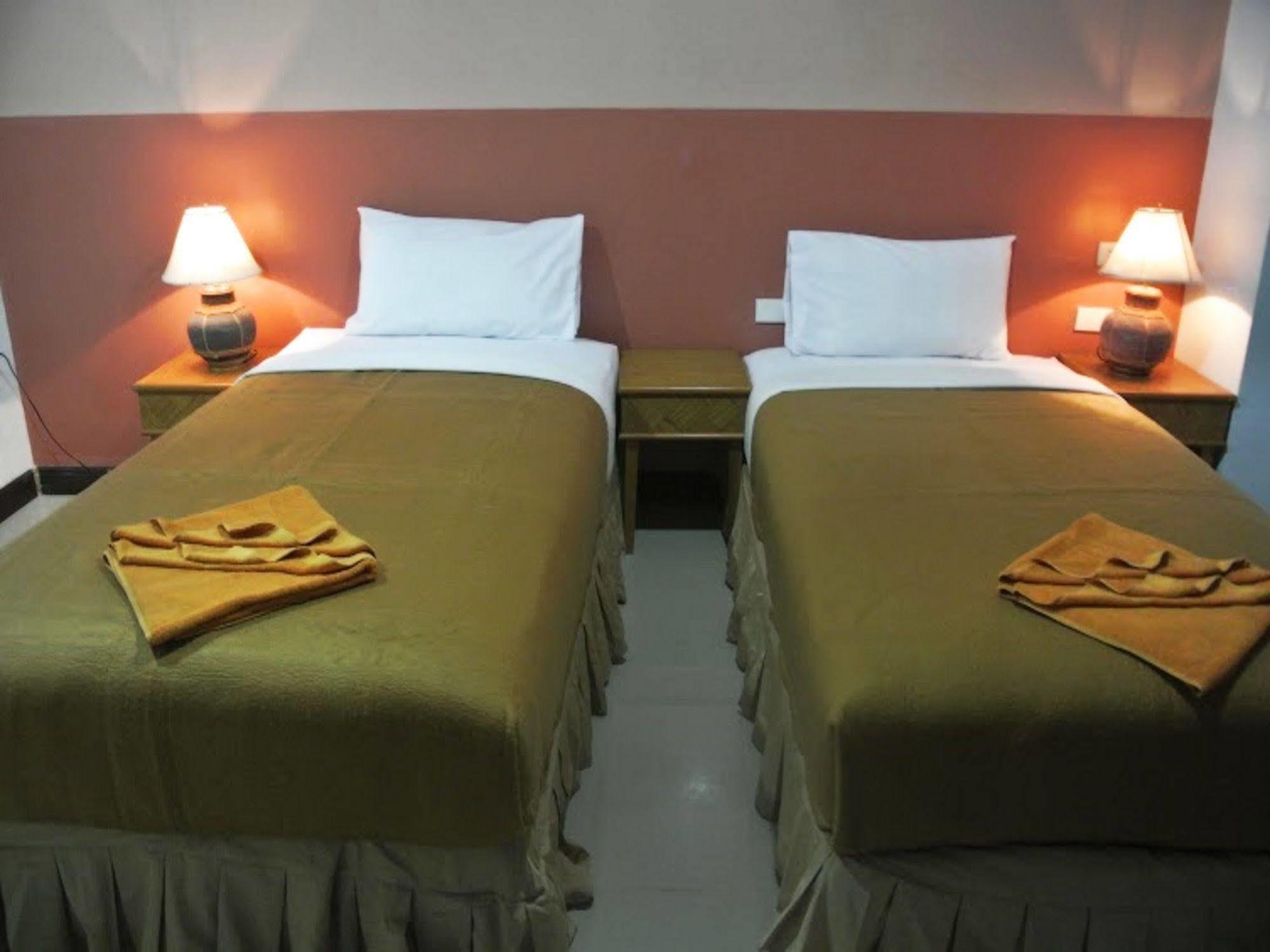 Silla Patong Hostel Dış mekan fotoğraf