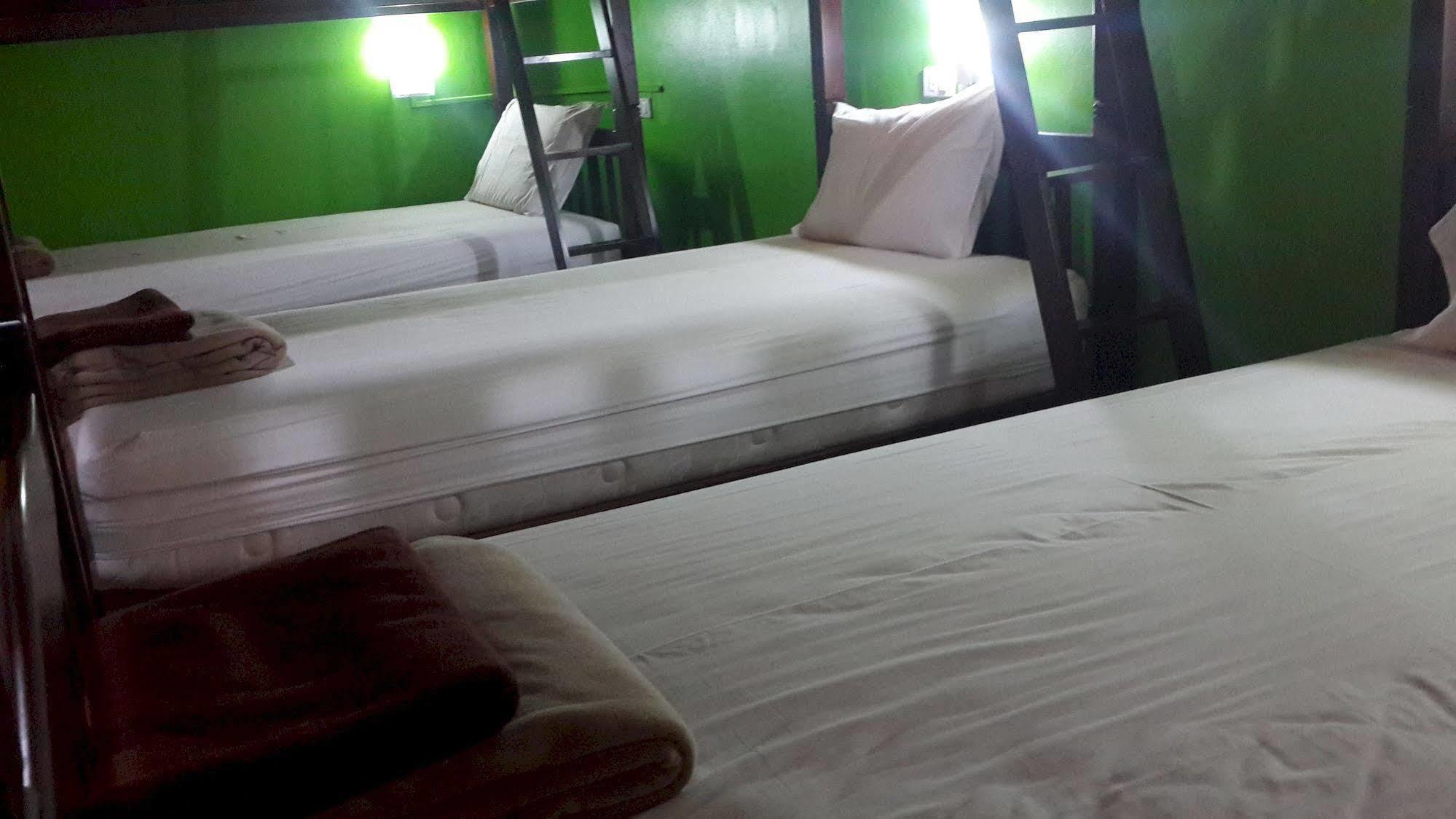 Silla Patong Hostel Dış mekan fotoğraf