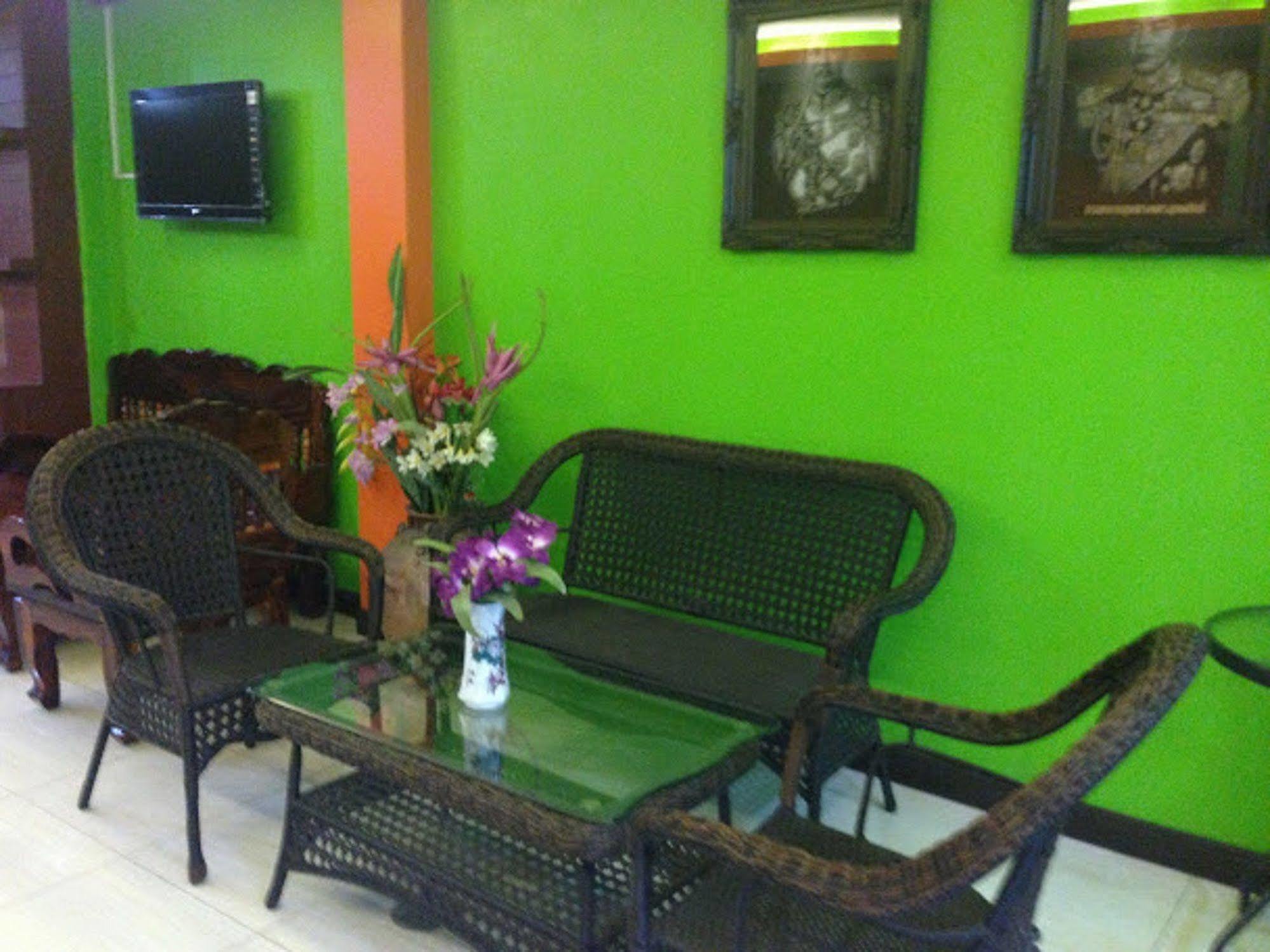 Silla Patong Hostel Dış mekan fotoğraf