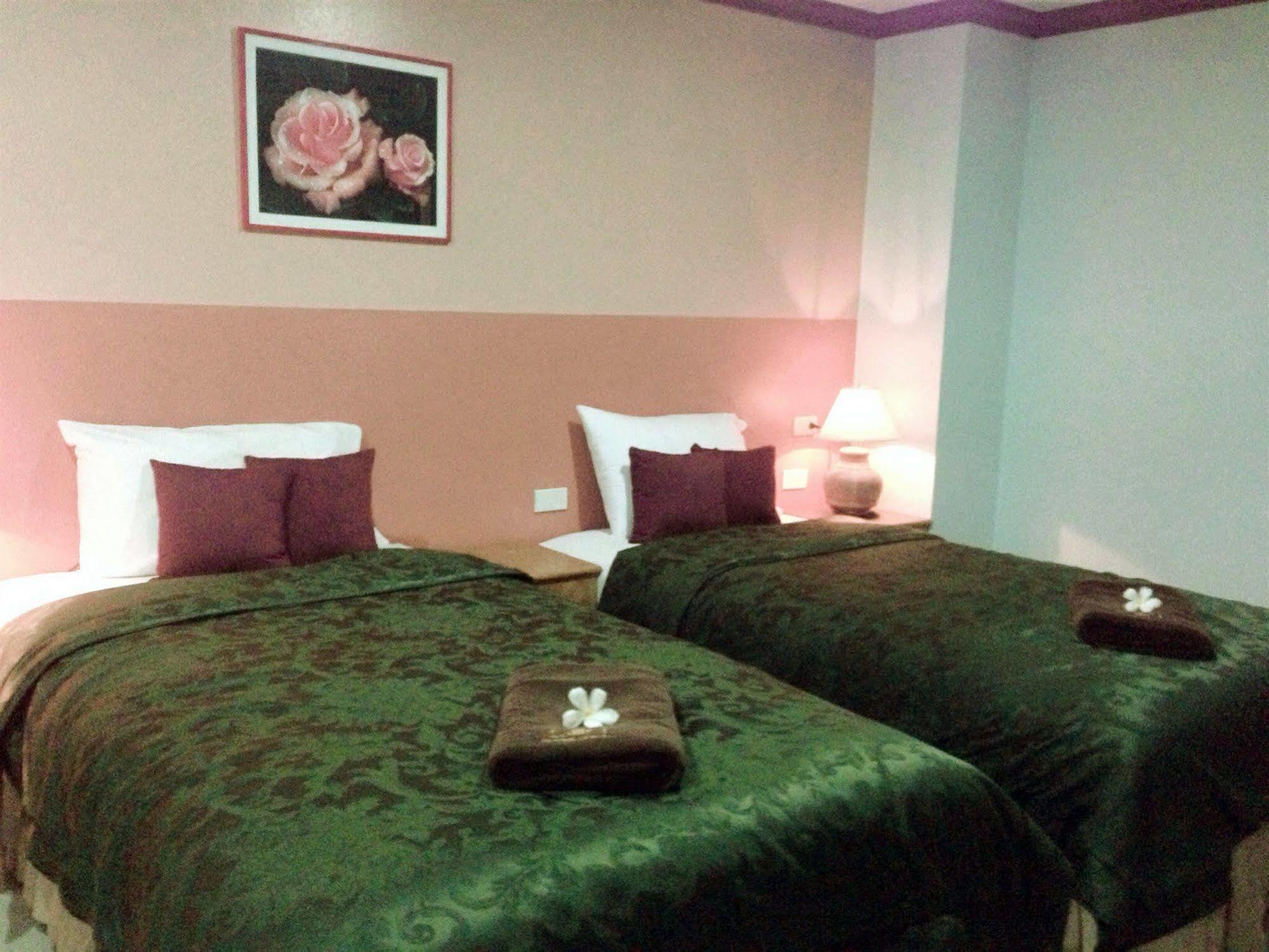 Silla Patong Hostel Dış mekan fotoğraf
